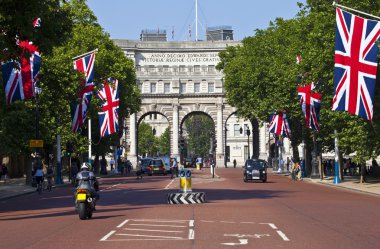 Londra'nın merkezi ve admiralty arch