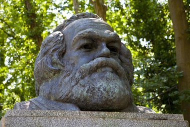 Karl Marx'ın büstü highgate mezarlığı
