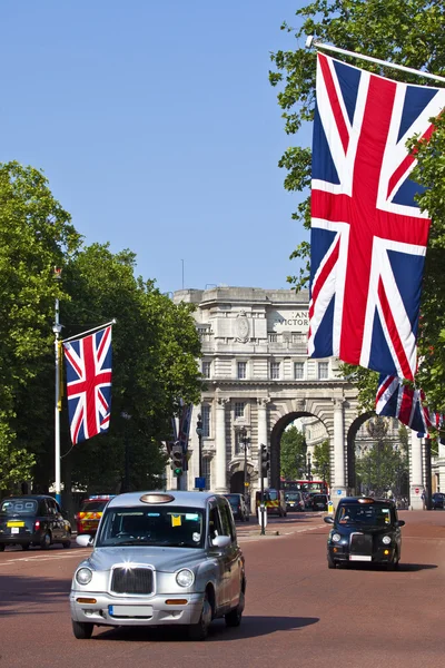 De mall en Admiraliteit boog in Londen — Stockfoto