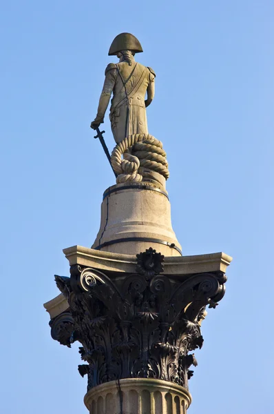 Statua dell'ammiraglio Nelson sulla colonna di Nelson — Foto Stock