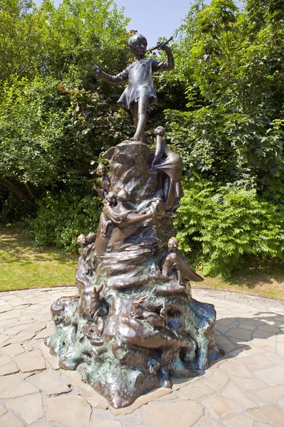 Estatua de Peter Pan en Londres — Foto de Stock