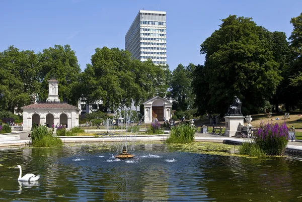 Italienska trädgården i kensington gardens, london — Stockfoto