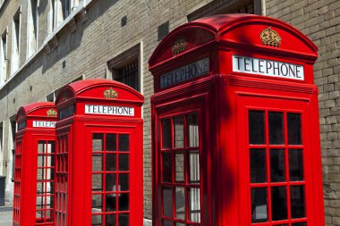 Londra'nın kırmızı telefon kutuları