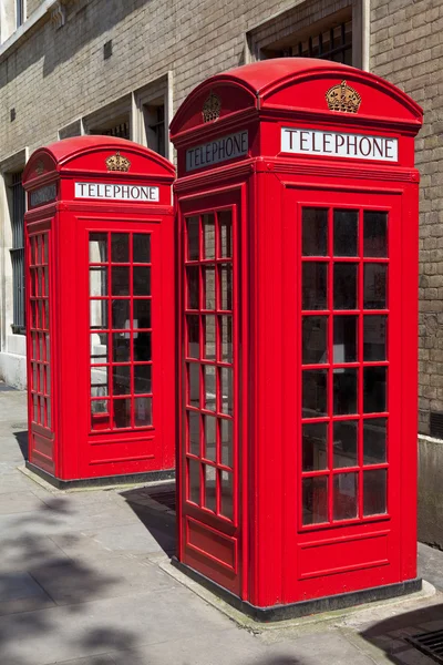 Rote Telefonzellen in London — Stockfoto