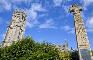 St John's kilise ve Savaş Anıtı Glastonbury içinde