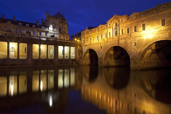 Ponte Pulteney di notte a Bath — Foto Stock