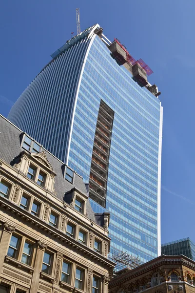 "walkie talkie", opierając się na fenchurch street w Londynie. — Zdjęcie stockowe