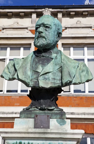 Ο Sir henry tate άγαλμα στο brixton — Φωτογραφία Αρχείου