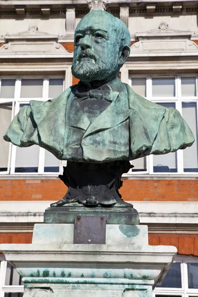 Ο Sir henry tate άγαλμα στο brixton — Φωτογραφία Αρχείου