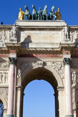 Paris 'te Zafer Takı du Atlıkarınca