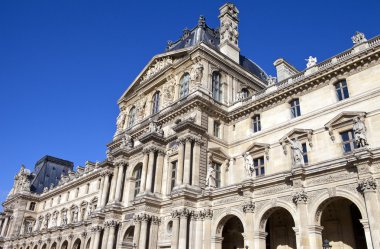 Paris'te louvre