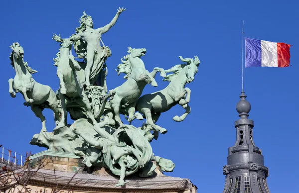 Grand Palais Quadriga в Париже — стоковое фото