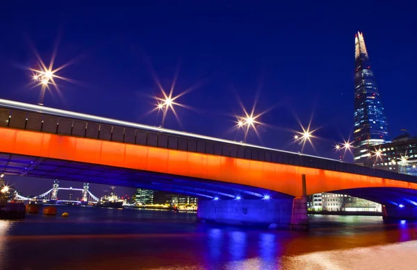 Skärvan, london bridge och tower bridge — Stockfoto