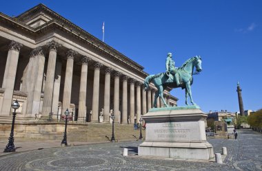 St. george's hall, Prens albert ve wellington'ın sütununda canlı