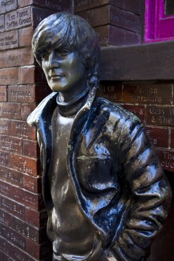 John lennon heykel Liverpool