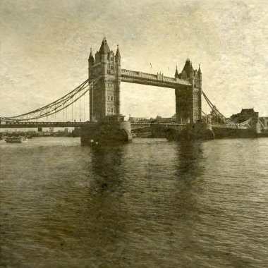 Tower bridge ve thames nehrinin günbatımında
