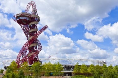 ArcelorMittal Gözlem Kulesi ve Londra Olimpiyat Stadyumu
