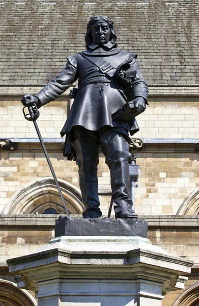 Oliver cromwell statua w Londynie — Zdjęcie stockowe