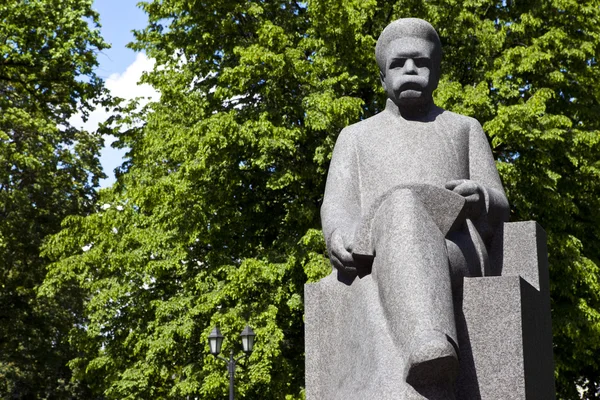 Rudolfs blaumanis heykel Riga — Stok fotoğraf