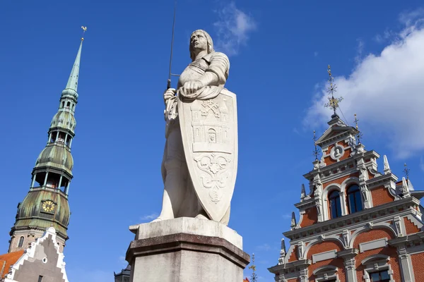 Дом Черноголовых, церковь Св. Петра и Св. Роланд Ста — стоковое фото