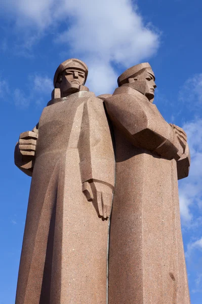 Lettiska riflemen monument i riga — Stockfoto