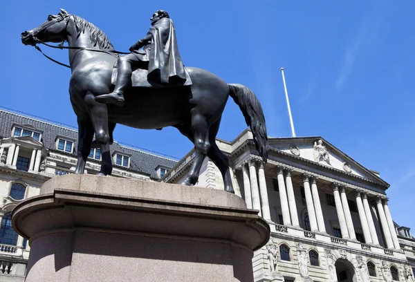 Książę wellington posąg i banku Anglii, w Londynie — Zdjęcie stockowe