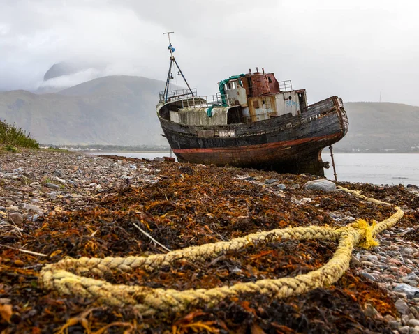 Шотландия Великобритания Октября 2021 Года Потерпевшая Кораблекрушение Старая Лодка Каола — стоковое фото