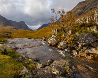 İskoçya İskoçya 'daki nefes kesici Glencoe Vadisi manzarası..  