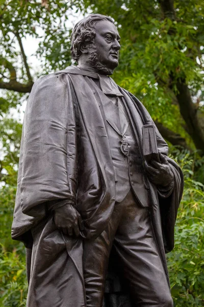 Uma Estátua Reverendo Norman Macleod Ministro Poeta Escritor Localizada Praça — Fotografia de Stock