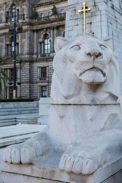 Glasgow Scotland October 15Th 2021 One Lion Sculptures Glasgow Cenotaph — Stock Photo, Image