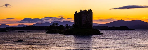 Ein Wunderschöner Sonnenuntergang Von Castle Stalker Den Schottischen Highlands Großbritannien — Stockfoto