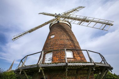 John Webbs Windmill 'e bakıyorum, aynı zamanda Thaxted Windmill olarak da bilinir, Essex, İngiltere' deki güzel Thaxted kasabasında..