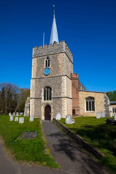 英国赫特福德郡美丽城镇索布里奇沃思的圣玛丽大教堂 — 图库照片