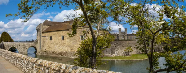 Панорамный Вид Исторический Замок Лидс Ров Кенте Великобритания — стоковое фото