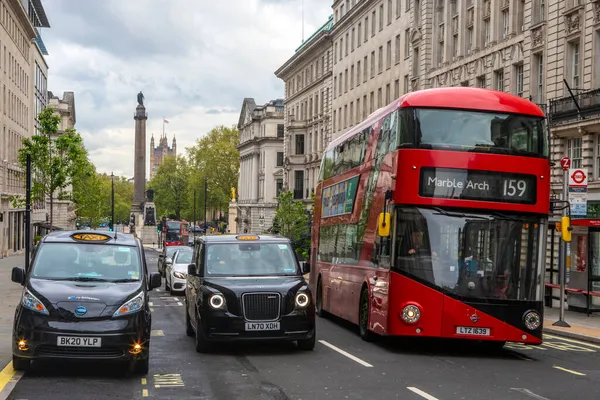 Лондон Великобритания Мая 2021 Года Лондонские Такси Известные Чёрные Такси — стоковое фото