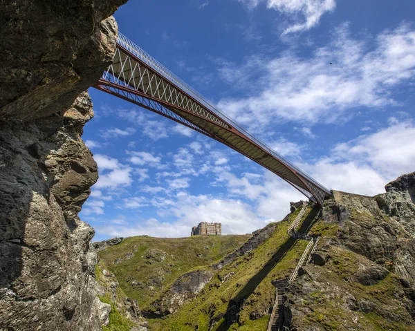 Den Imponerande Gångbron Vid Tintagels Slott Cornwall Storbritannien — Stockfoto