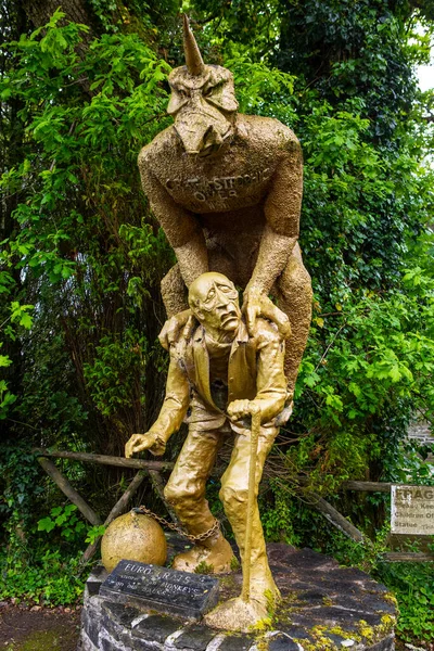 Cornwall June 5Th 2021 Eurocrats Caricature Statue Trago Mills Store — Stock Photo, Image