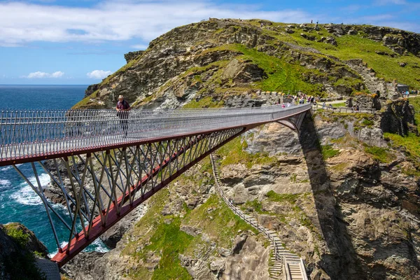 Cornwall Reino Unido Junio 2021 Turista Que Cruza Impresionante Puente — Foto de Stock
