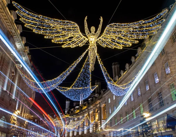 Londra 'daki Regent Caddesi' ndeki güzel Noel ışıkları..