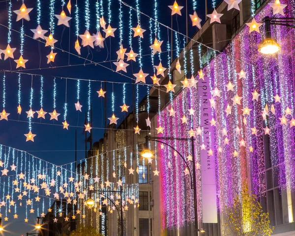 Londyn Wielka Brytania Grudnia 2021 Piękne Lampki Oxford Street Londynie — Zdjęcie stockowe