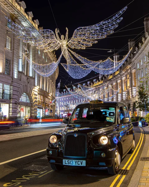 London December 2Nd 2021 Traditional Taxi Cab Parked Regent Street — Stock Photo, Image