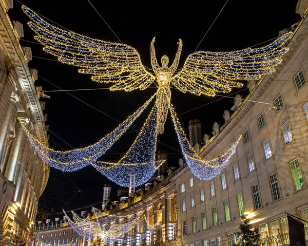 Londra 'daki Regent Caddesi' ndeki güzel Noel ışıkları..