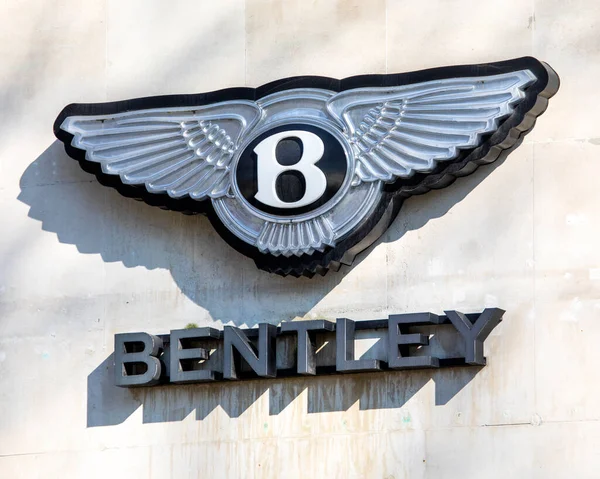 London Storbritannia Mars 2022 Bentley Logoen Inngangen Til Sine Utstillingslokaler – stockfoto