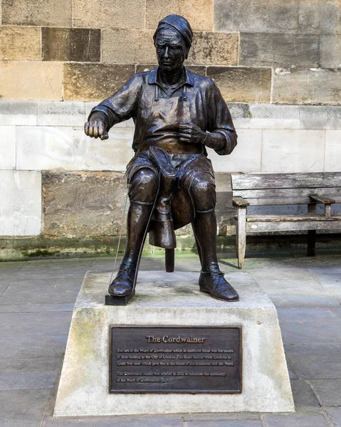 Λονδίνο Ηνωμένο Βασίλειο Μαρτίου 2022 Άγαλμα Cordwainer Στην Οδό Watling — Φωτογραφία Αρχείου