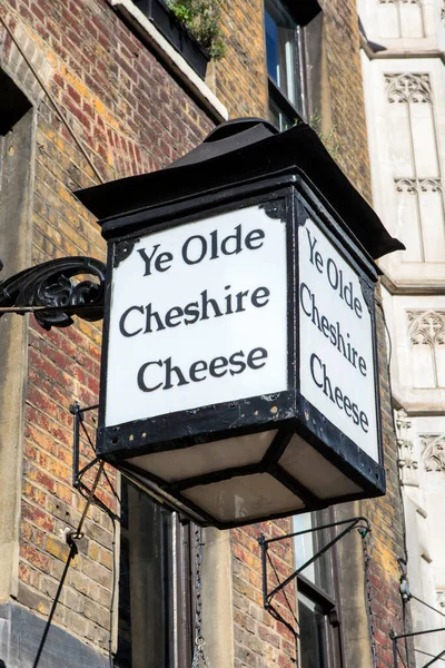 London March 17Th 2022 Traditional Sign Exterior Famous Olde Cheshire — Stockfoto