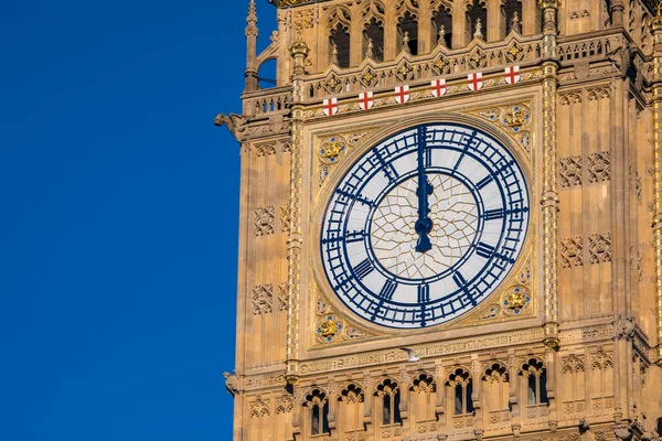 Stunning Newly Renovated Clockface Elizabeth Tower Houses Parliament Westminster London — Fotografia de Stock