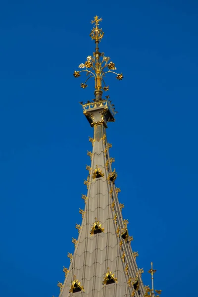 Close Ornate Spire Iconic Elizabeth Tower Westminster London — Fotografia de Stock