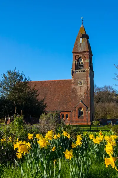Uitzicht Lente Daffodils Van John Evangelist Kerk Het Dorp Ford — Stockfoto