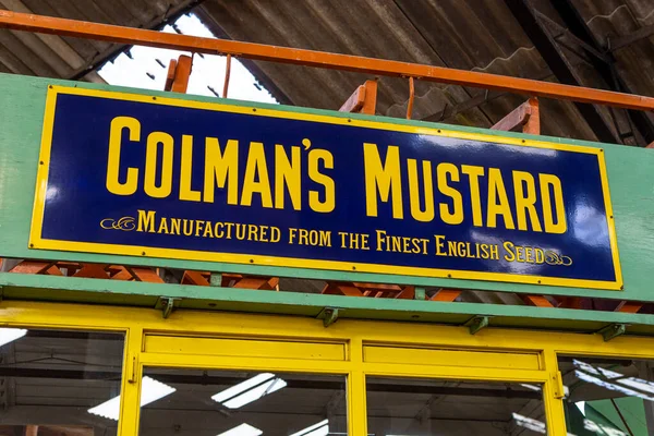 Norfolk May 17Th 2022 Close Vintage Colmans Mustard Advert — Fotografia de Stock