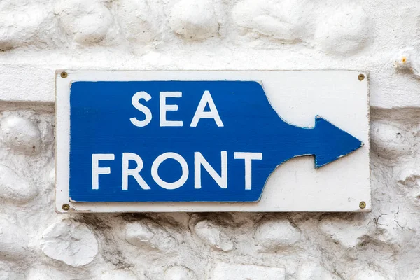 Sign Pointing Visitors Direction Sea Front Seaside Village Mundesley Norfolk — Foto de Stock